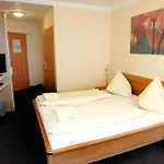 Tennisweber Pensjonat Schwechat