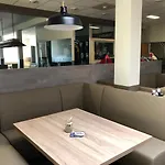 太尼斯韦伯膳食公寓酒店 施韦夏特