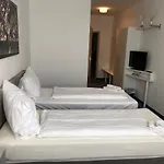 Pensjonat Tennisweber Schwechat