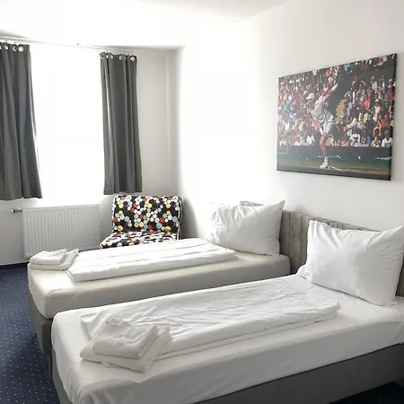 Tennisweber بيت ضيافة 3*