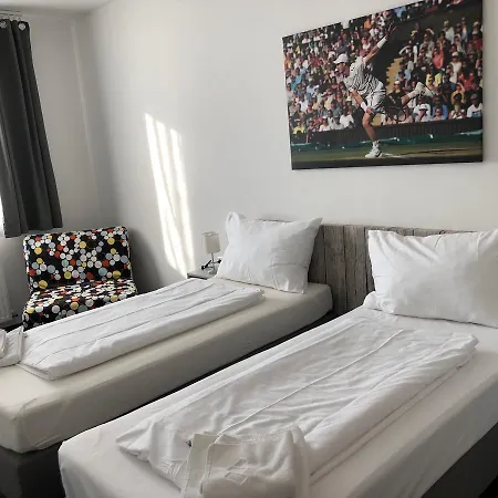 게스트하우스 테니스베버 3*